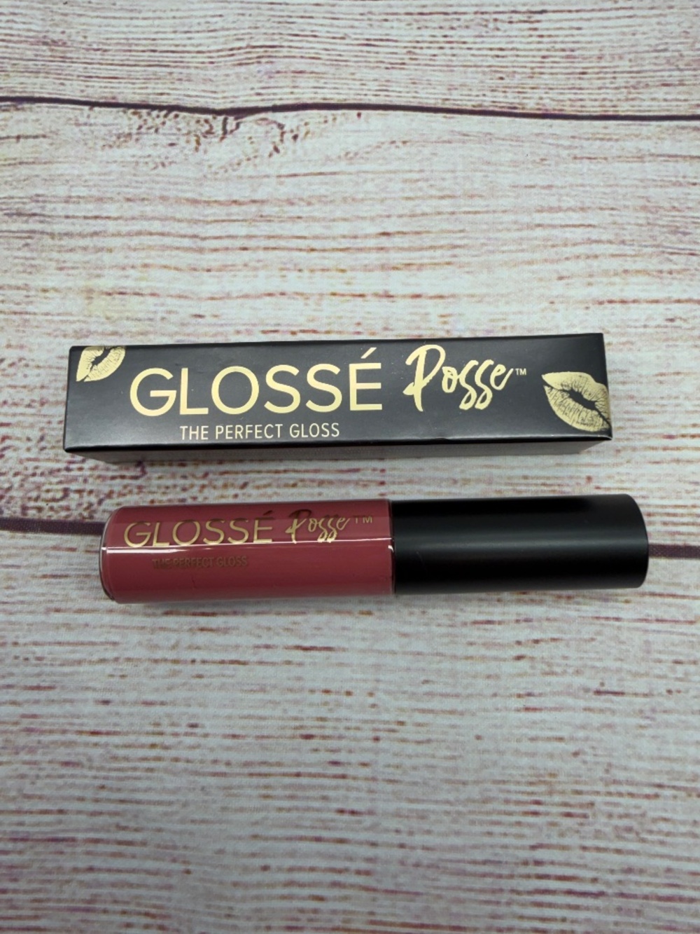 NIB Belle Beauty Glosse Posse The Perfect Lip Gloss QUEEN BEE 0.15 Fl Oz